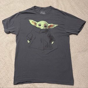 MEN’S STAR WARS GROGU GRAPHIC TEE